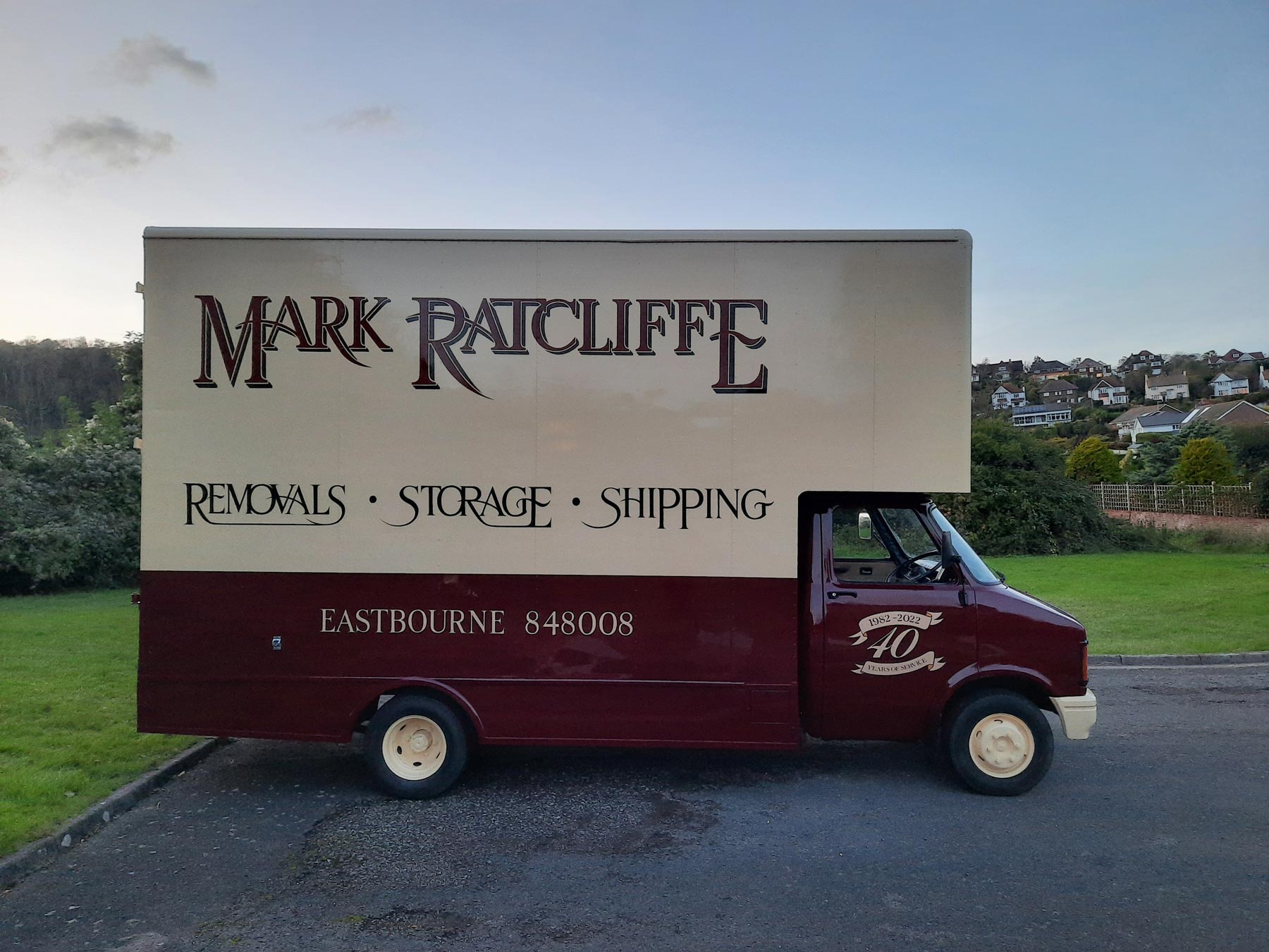 photo of all vand and vehicles in the Mark Ratcliffe Moving fleet
